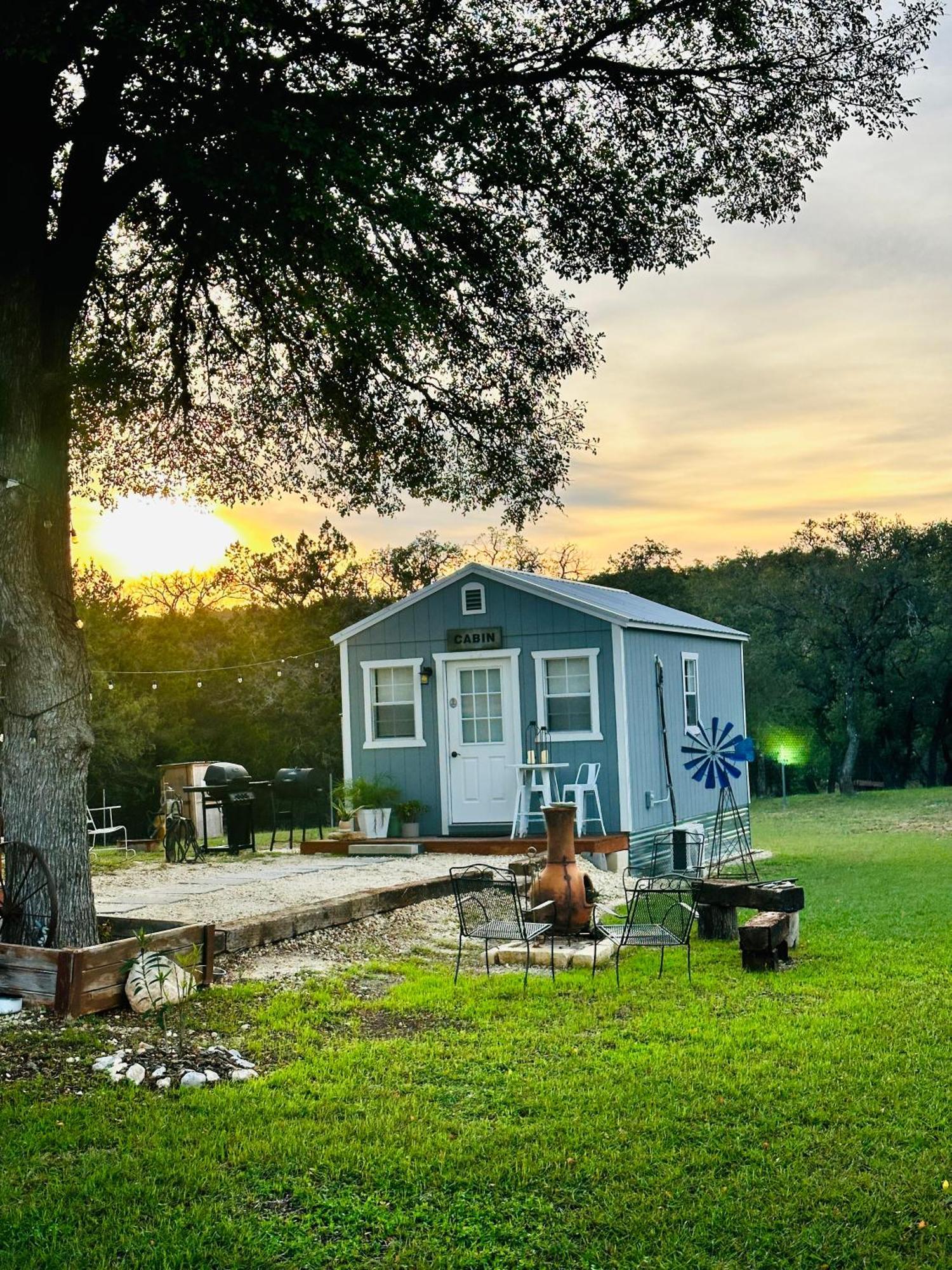 Tiny House - Our Little Piece Of Paradise Lakehills Exterior photo