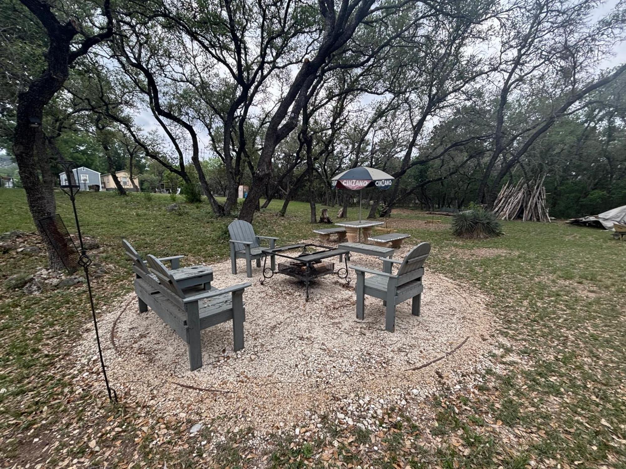 Tiny House - Our Little Piece Of Paradise Lakehills Exterior photo