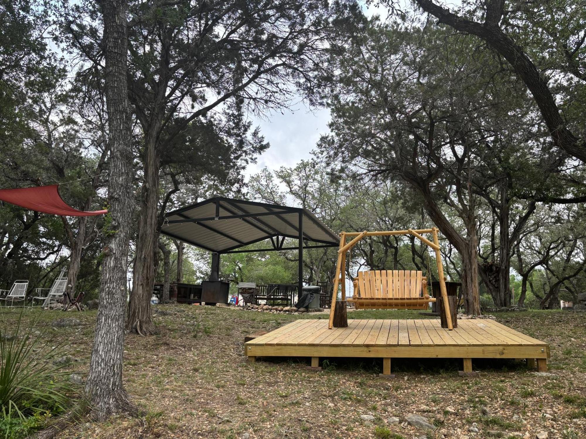 Tiny House - Our Little Piece Of Paradise Lakehills Exterior photo